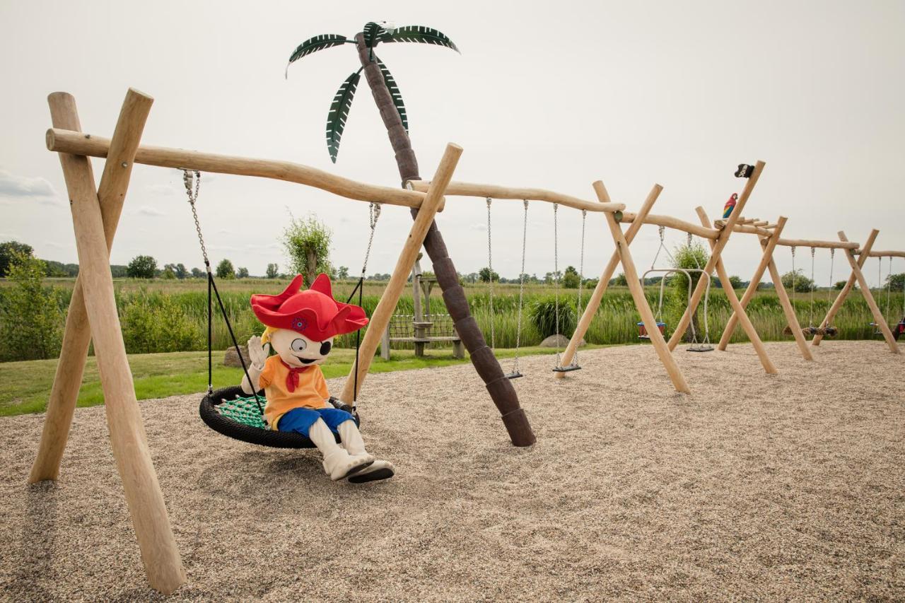 Familien Wellness Hotel Seeklause: Pirate Island Adventure & All-Inclusive Family Retreat Trassenheide Exterior photo