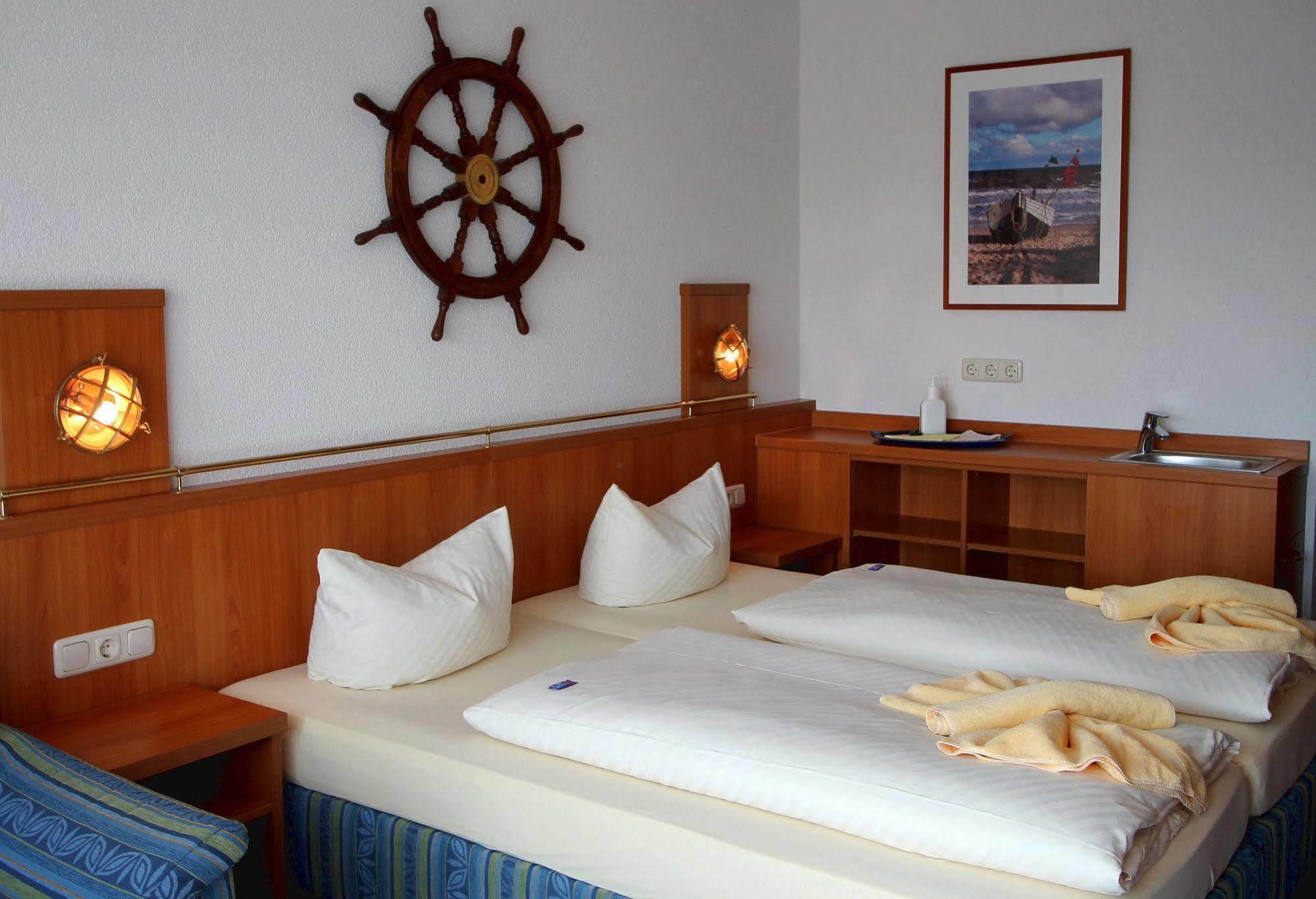 Familien Wellness Hotel Seeklause: Pirate Island Adventure & All-Inclusive Family Retreat Trassenheide Exterior photo